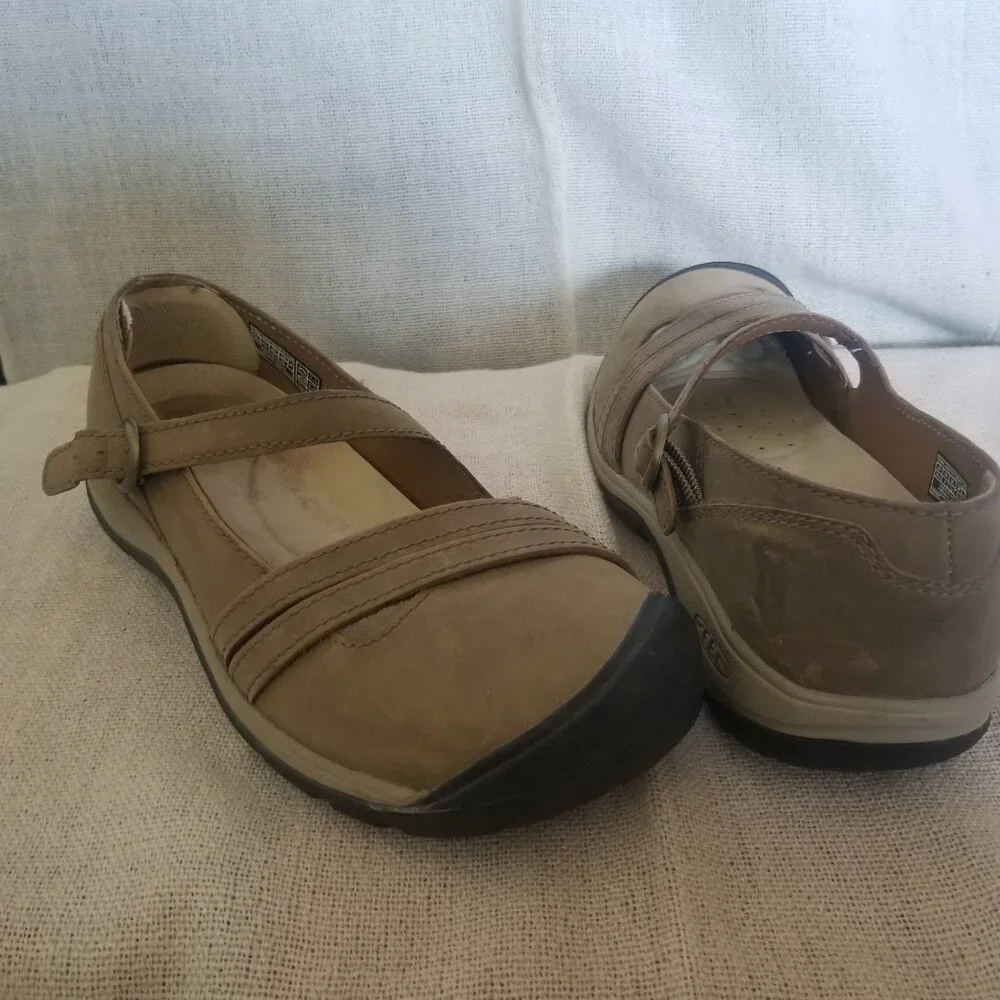 Keen Mary Janes - Picture 3 of 5
